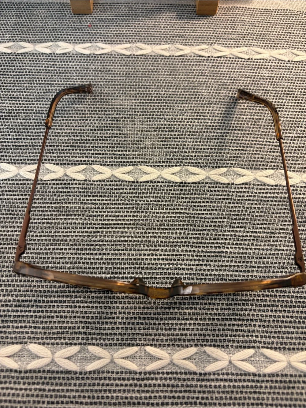 Foster Grant Round Tortoise Shell Reading Glasses +1.25 with Case